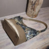yanna gold butterfly fond couché