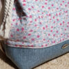 sac seau bucket léonie bleu et rose fleurettes avec bandoulière détail passepoil