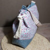 sac seau bucket léonie bleu et rose fleurettes avec bandoulière profil