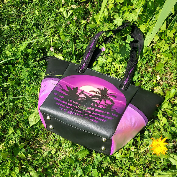 sac rosalie crépuscule cabas zippé noir et violet palmier fond de sac couché