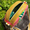 sac Ohana hibiscus ouvert dessus rond multicolore estival tendance et moderne jaune corail velours féminin pratique pièce unique fait main