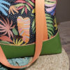 sac cabas green tropique détails textiles estival sac de plage vacances feuillage tropical fait main pièce unique simili toile dralon imprimé